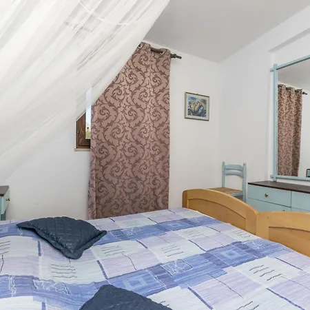Apartment By The Sea Rastici, Ciovo - 8619 *